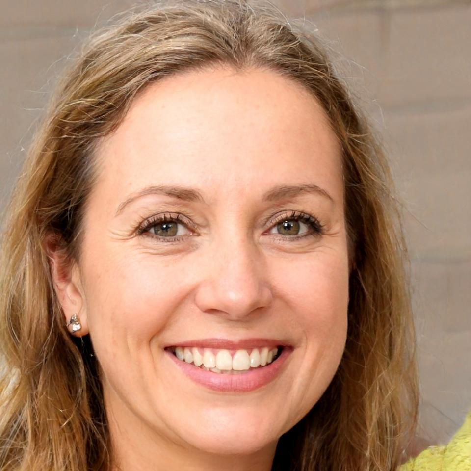 Siobhan Gallagher presenting SEO strategy concepts